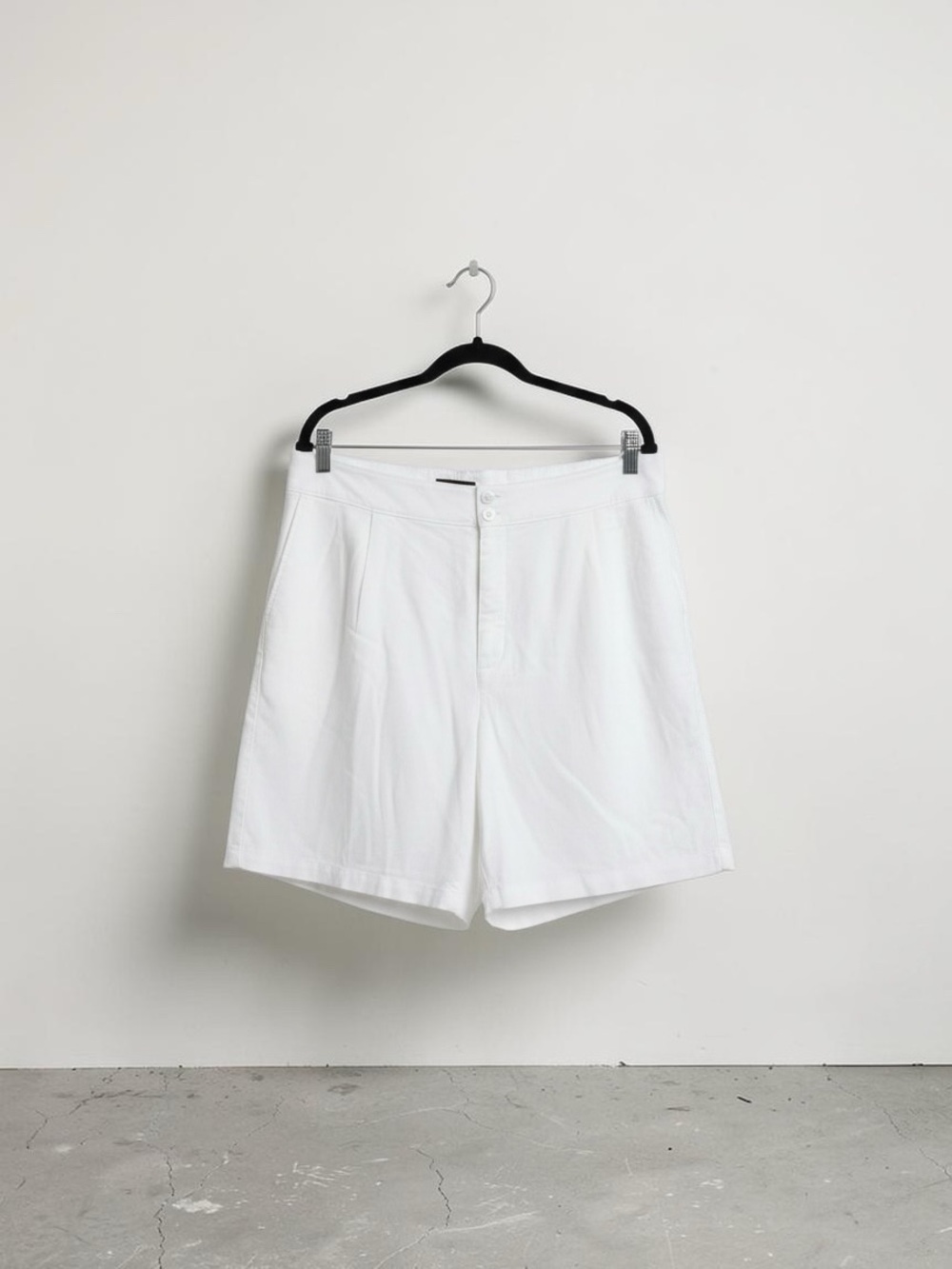 NYDJ Linen Bermuda Shorts in Optic White — Clean Tailored Fit.  Plus Size 16 W.